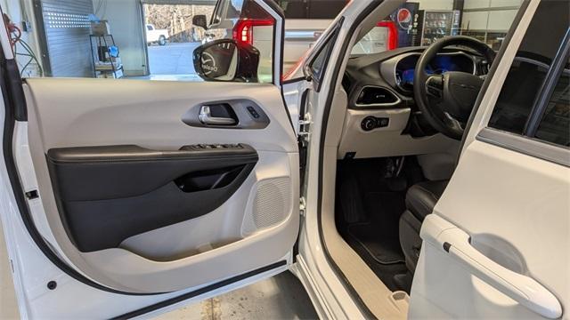 Chrysler Pacifica 2024