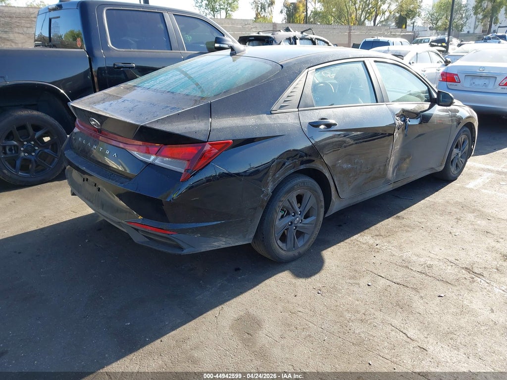 Hyundai Elantra 2022