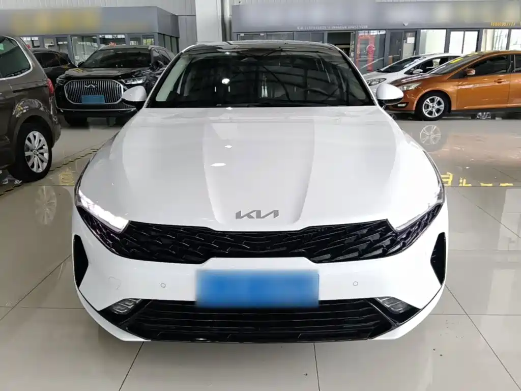 Kia K5 2025