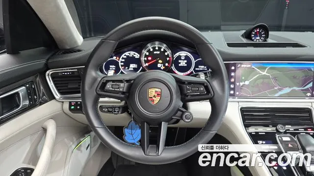 Porsche Panamera 2022