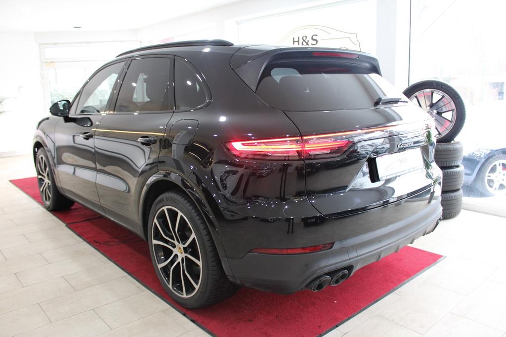 Porsche Cayenne 2022