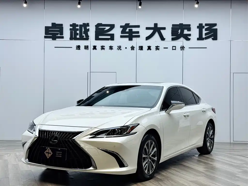 Lexus ES 2023