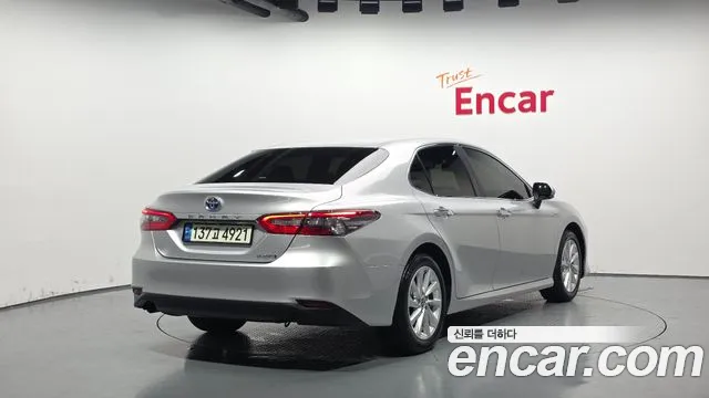 Toyota Camry 2021