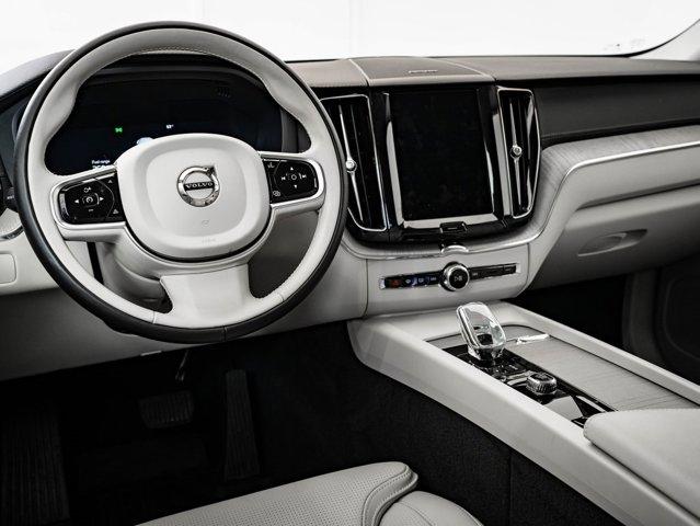 Volvo XC60 2025