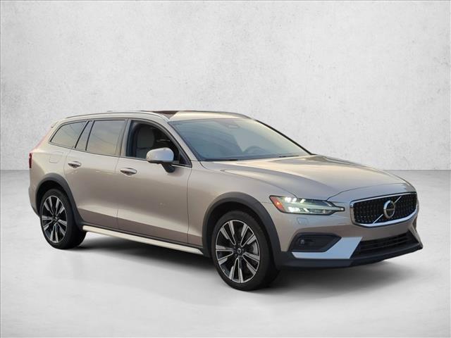 Volvo V60 Cross Country 2024