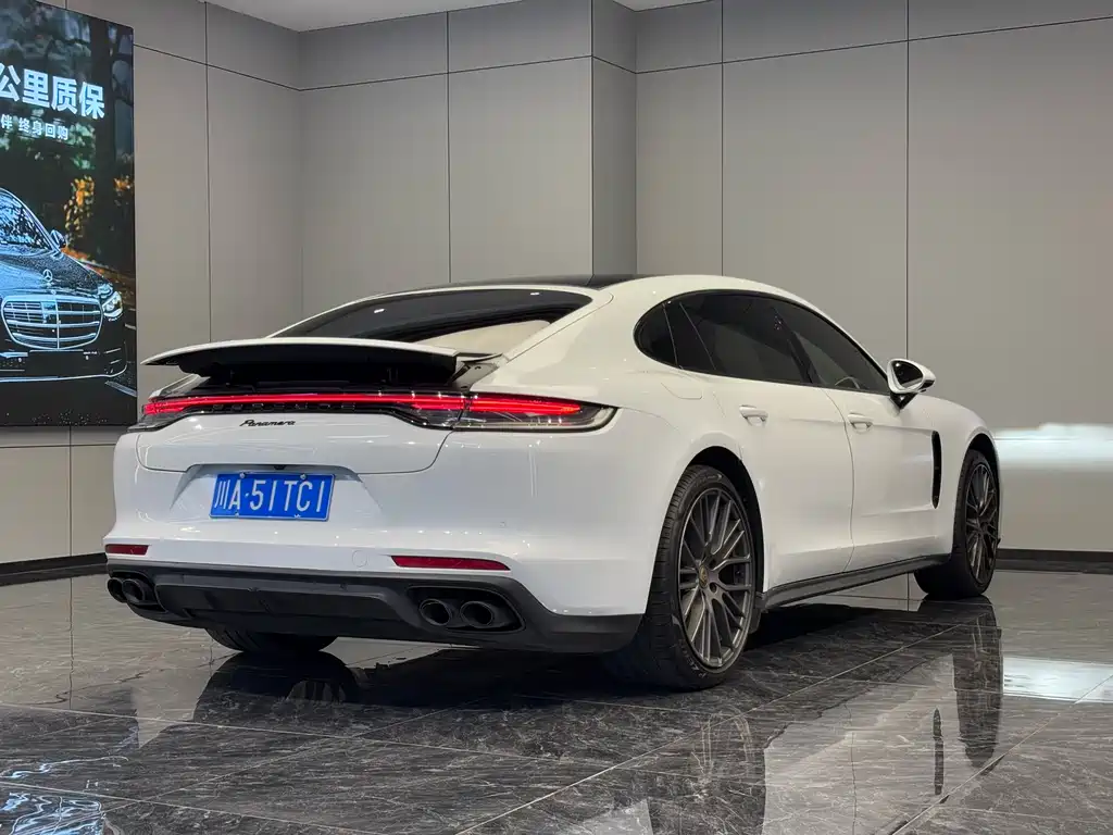 Porsche Panamera 2024