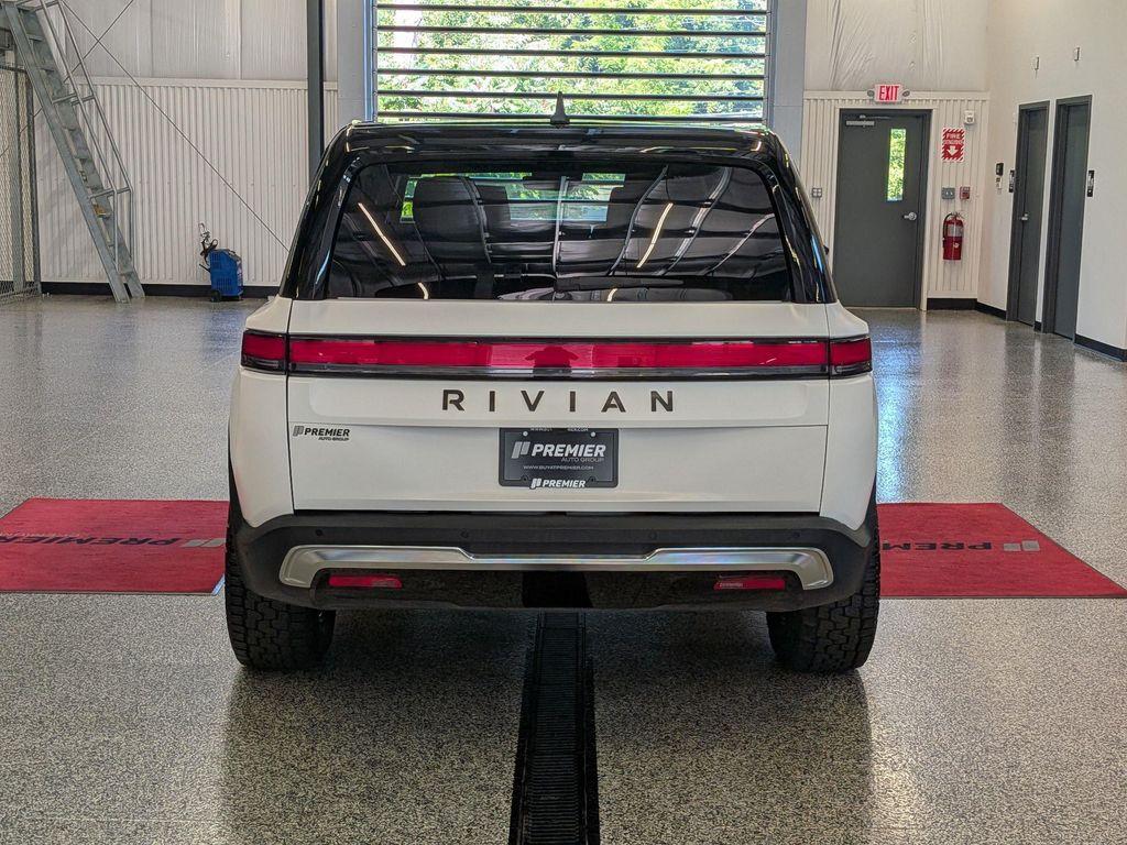 Rivian R1S 2023