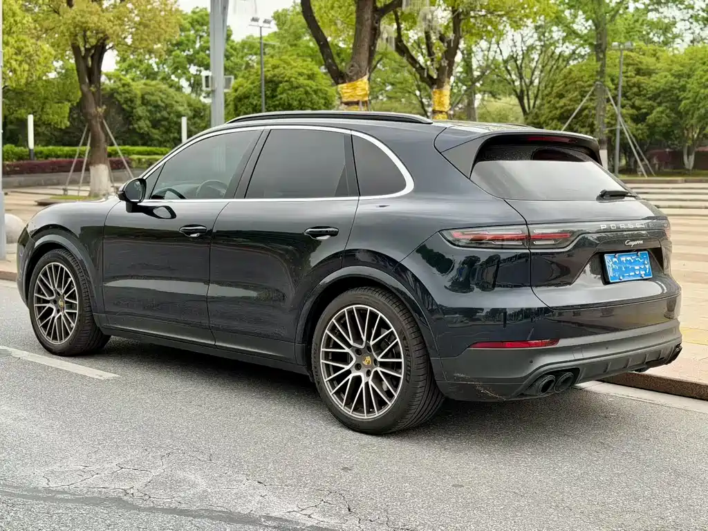 Porsche Cayenne 2021
