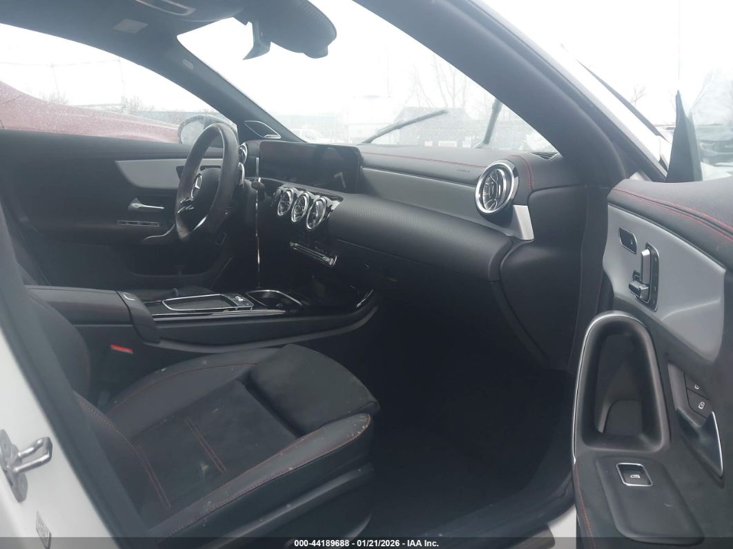 Mercedes-Benz CLA 2024