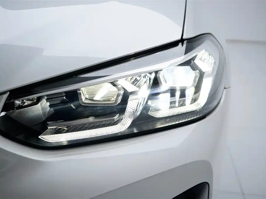 BMW iX3 2024