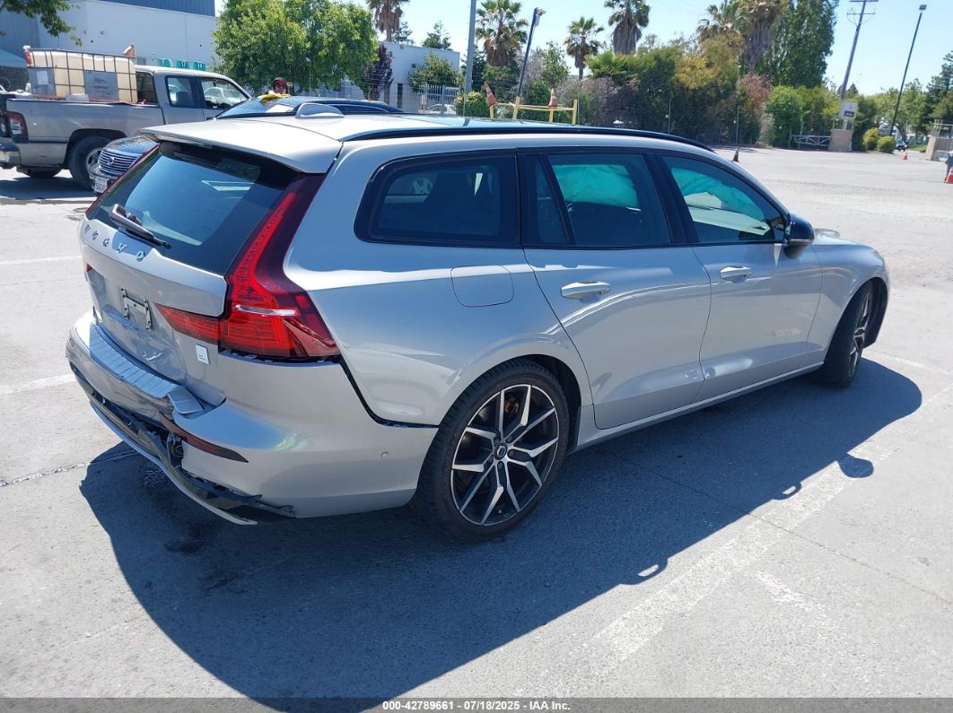 Volvo V60 2023