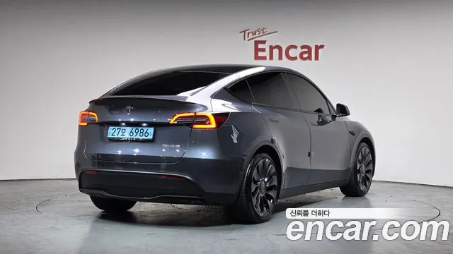 Tesla Model Y 2022