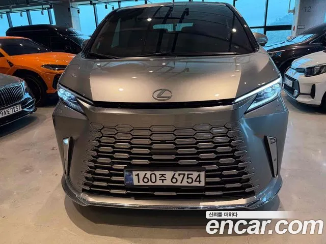 Lexus LM 2024