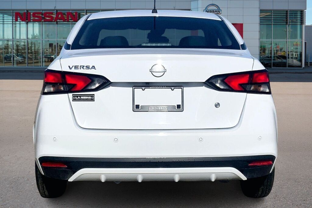 Nissan Versa 2024