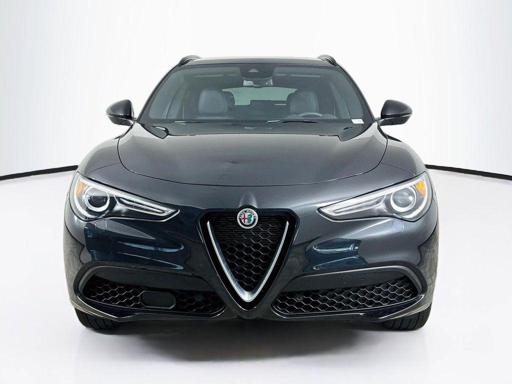 Alfa Romeo Stelvio 2023