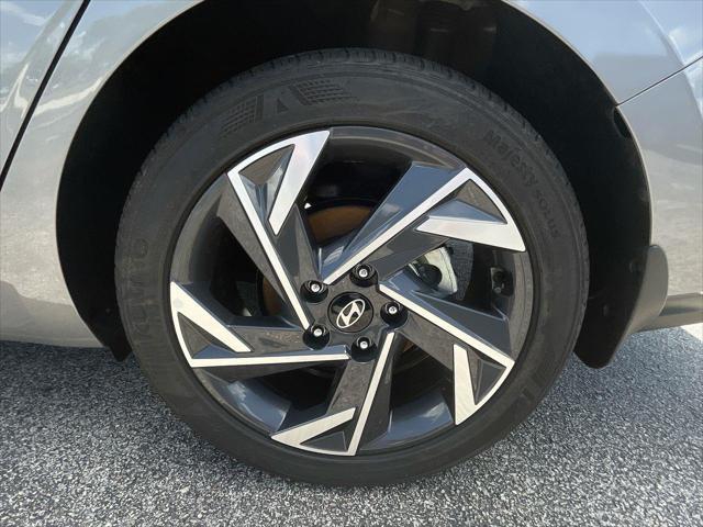 Hyundai Elantra 2024
