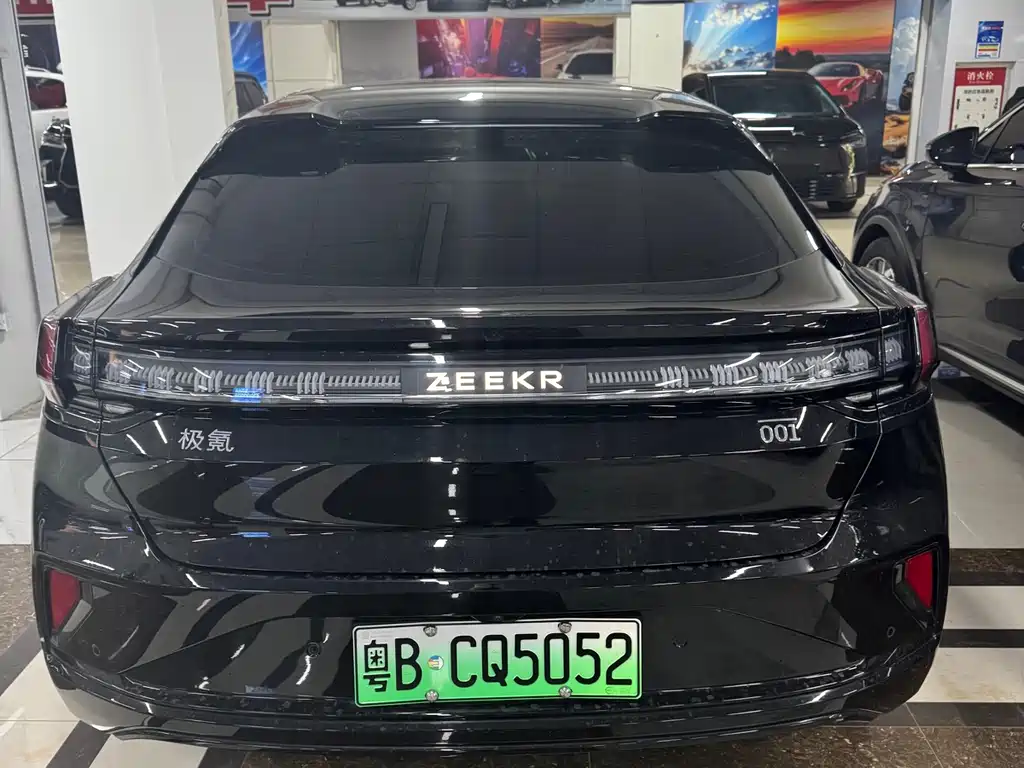 Zeekr 001 2024