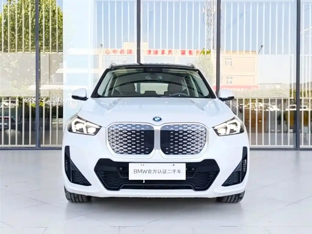 BMW iX1 2026