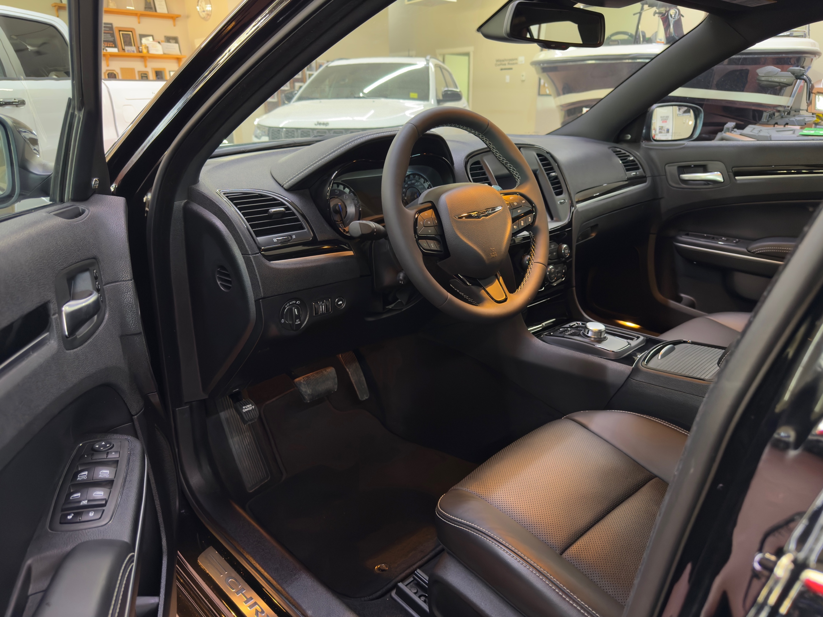 Chrysler 300 2023