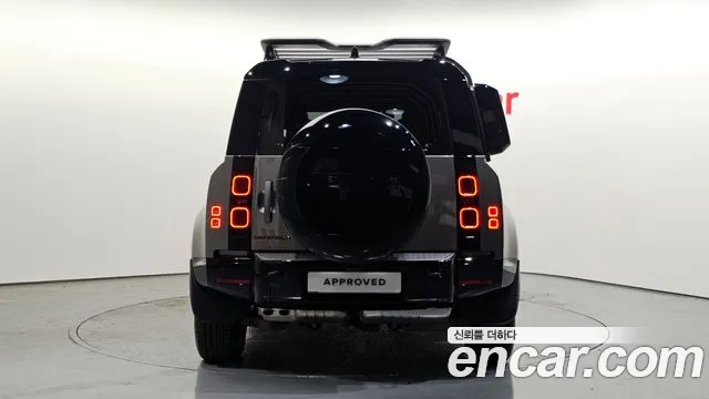 Land Rover Defender 2025