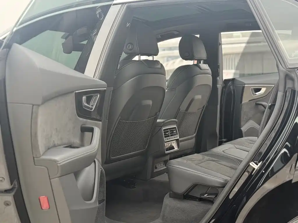 Audi Q8 2021