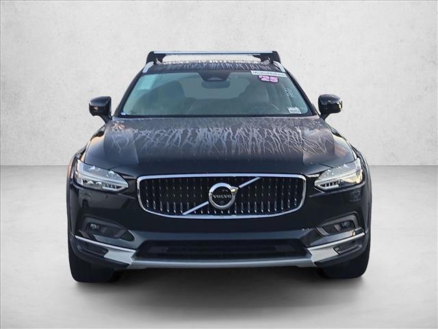 Volvo V90 Cross Country 2025