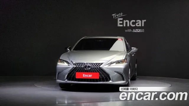 Lexus ES 2022