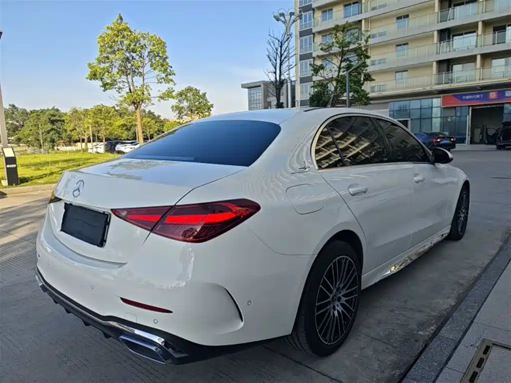 Mercedes-Benz C-Класс 2024