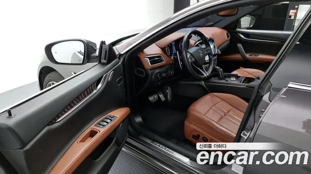Maserati Ghibli 2020