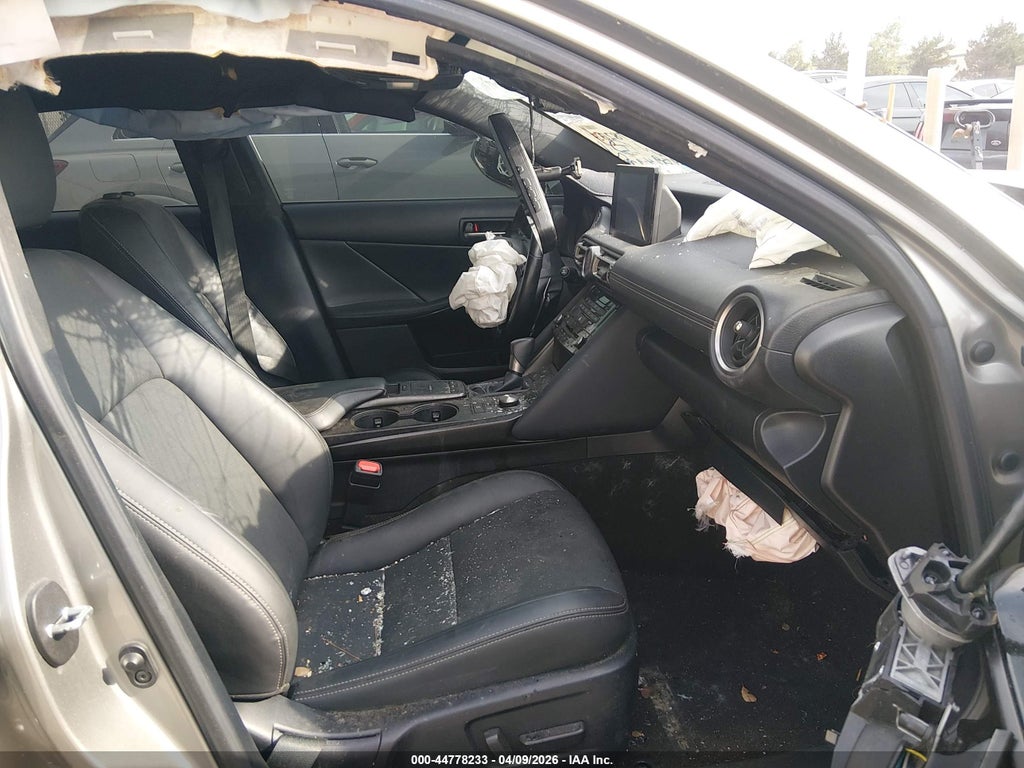 Lexus IS 300 2021