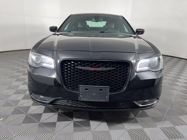 Chrysler 300 2021