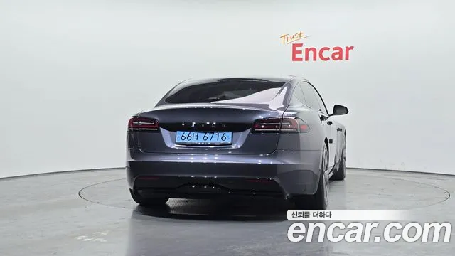 Tesla Model S 2023