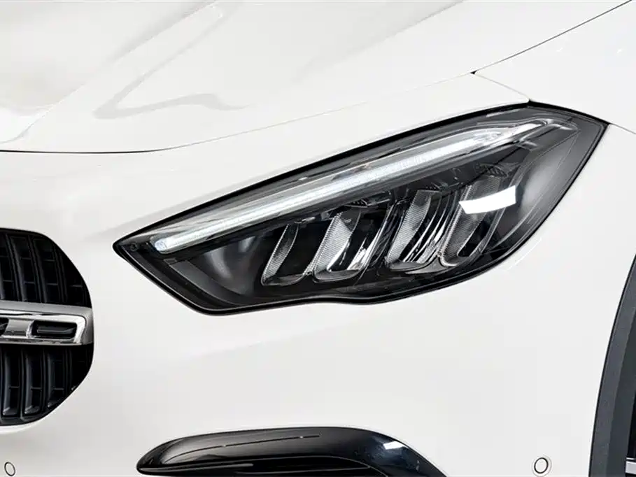 Mercedes-Benz GLA 2024