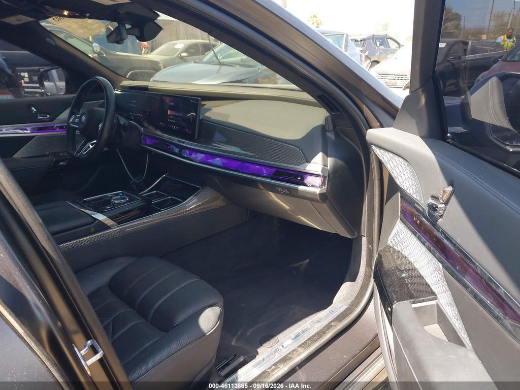 BMW i7 2025