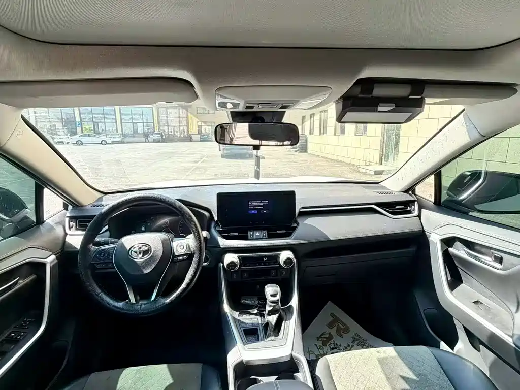 Toyota RAV4 2024