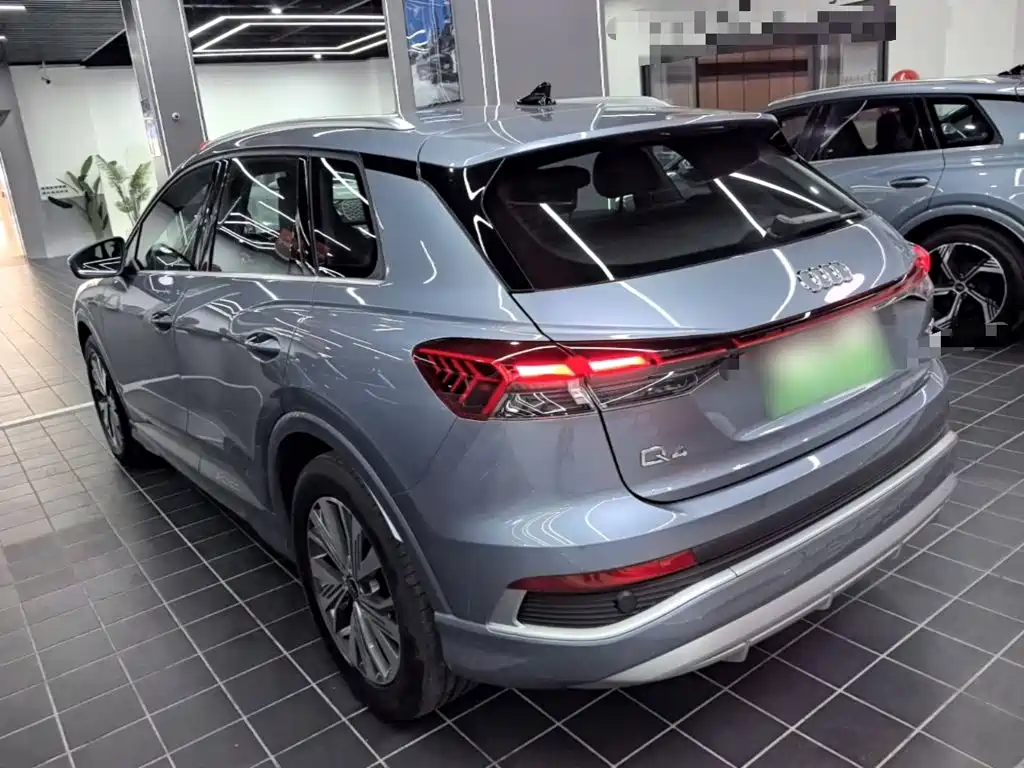 Audi Q4 e-tron 2024