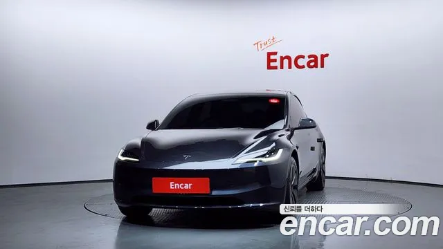 Tesla Model 3 2024