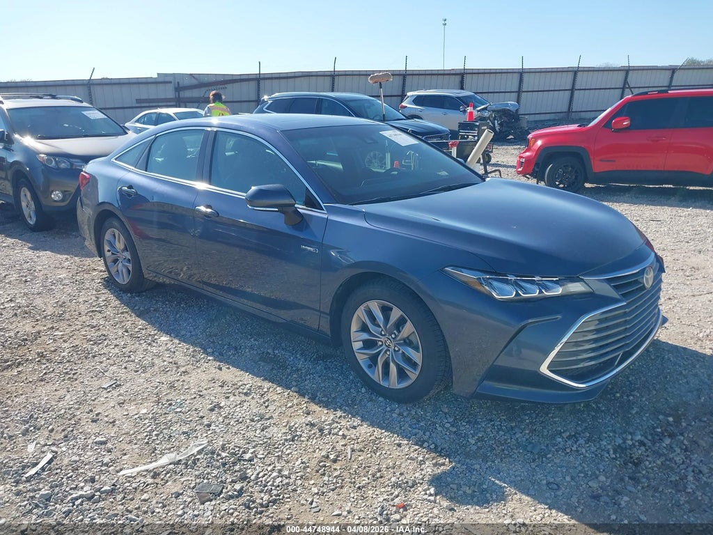 Toyota Avalon 2021