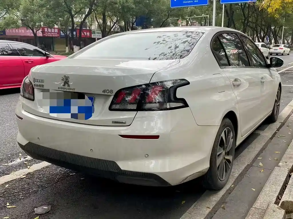 Peugeot 408 2022