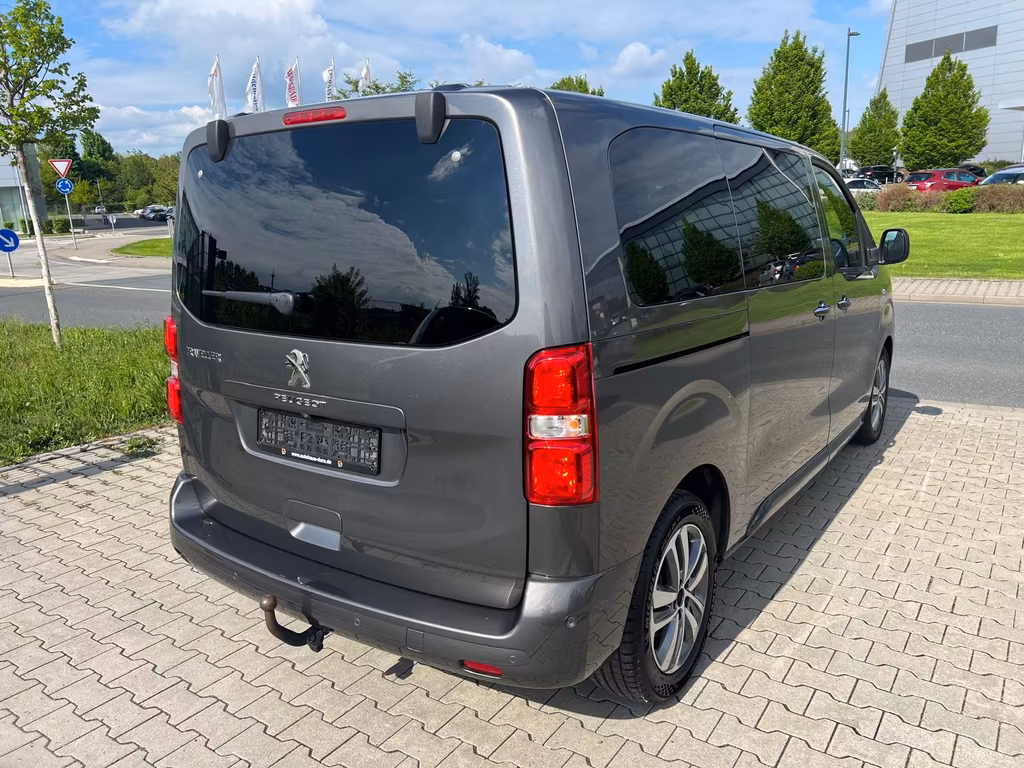 Peugeot Traveller 2022