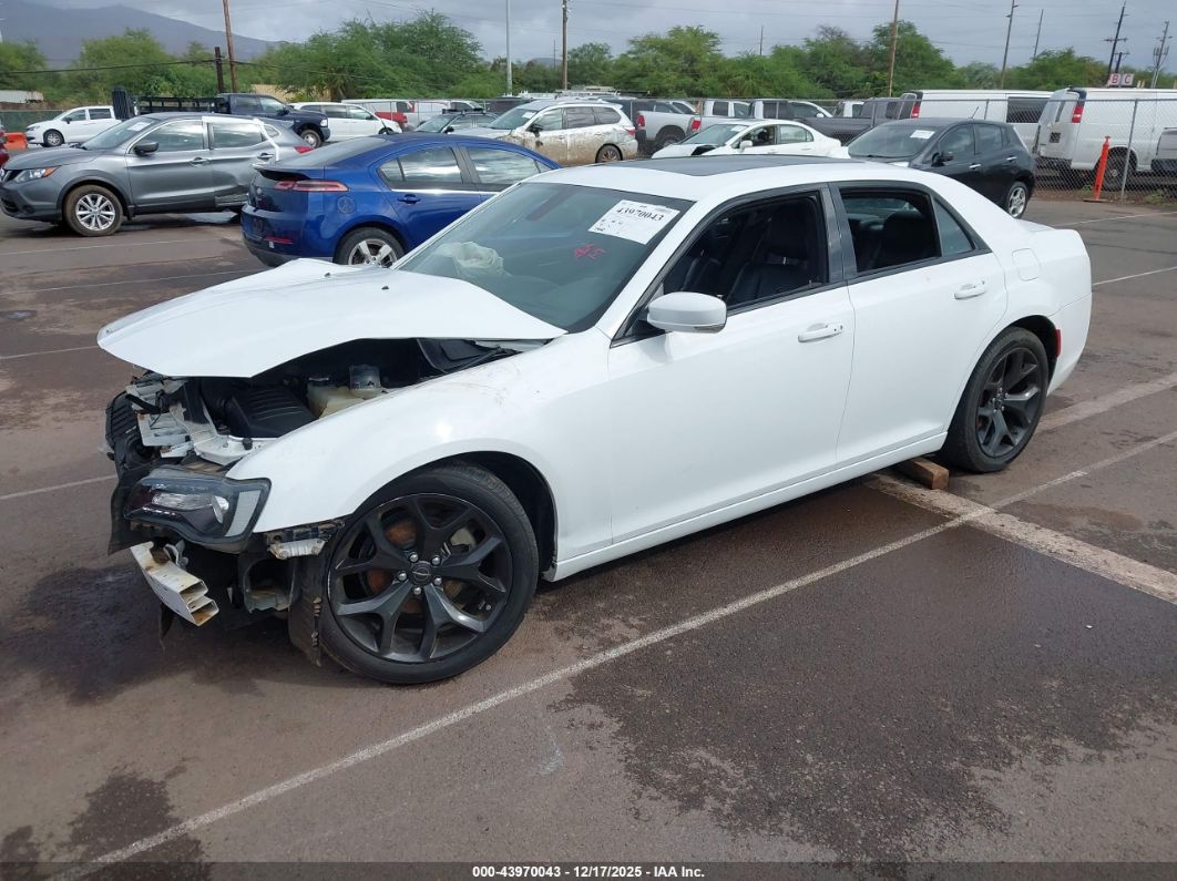 Chrysler 300 2022