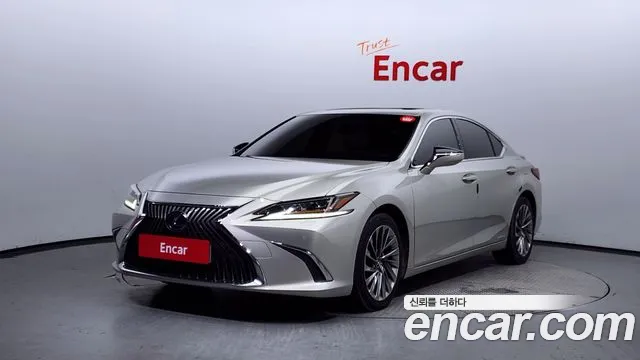 Lexus ES 2020