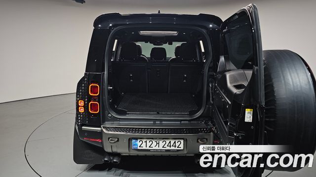 Land Rover Defender 2023