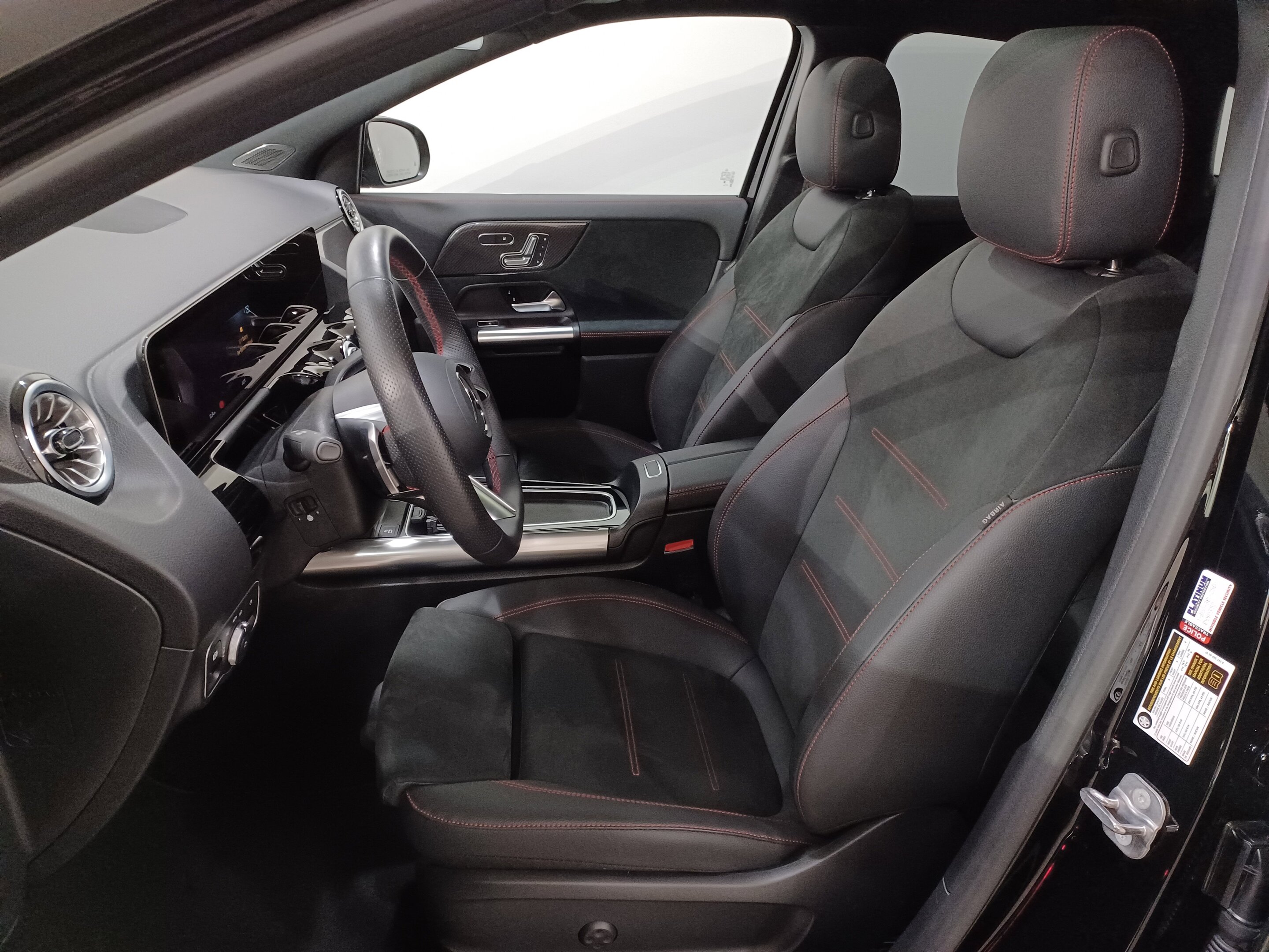 Mercedes-Benz GLA 2024