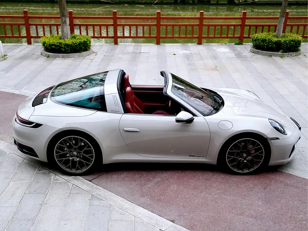 Porsche 911 2021