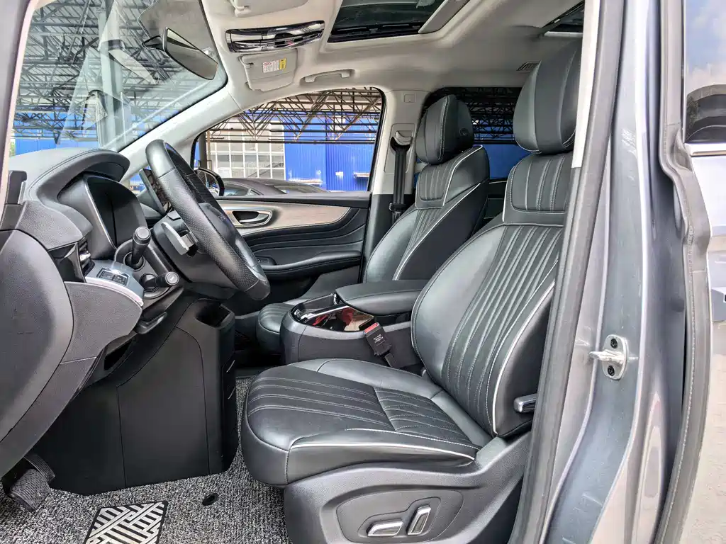 Roewe iMAX8 2022