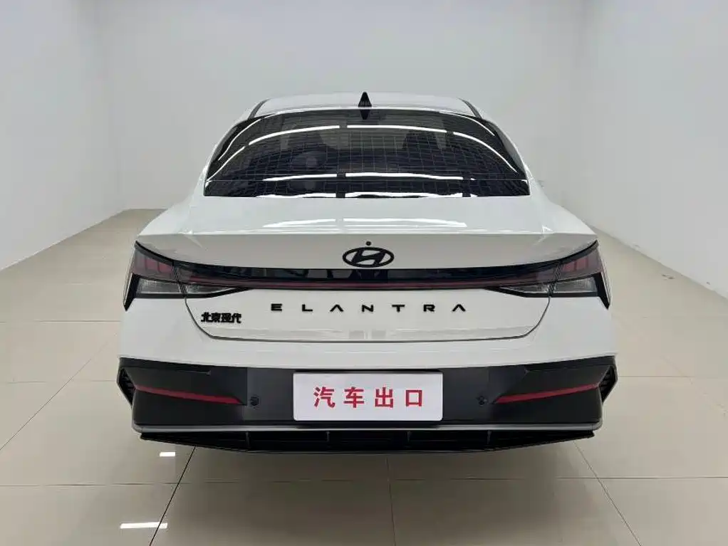 Hyundai Elantra 2023