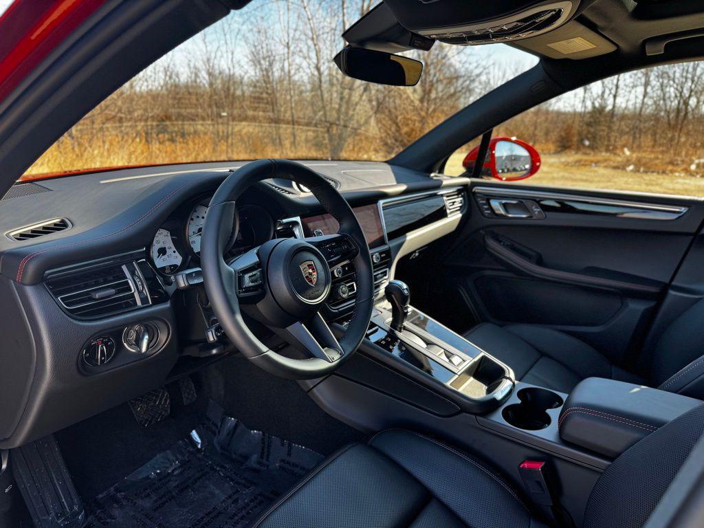 Porsche Macan 2025