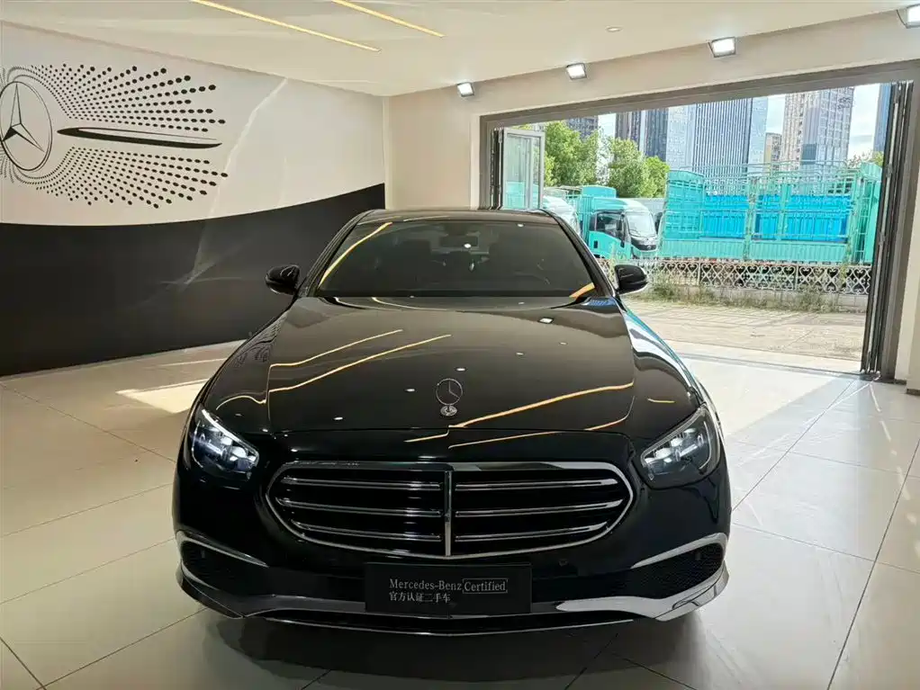 Mercedes-Benz E-Класс 2023