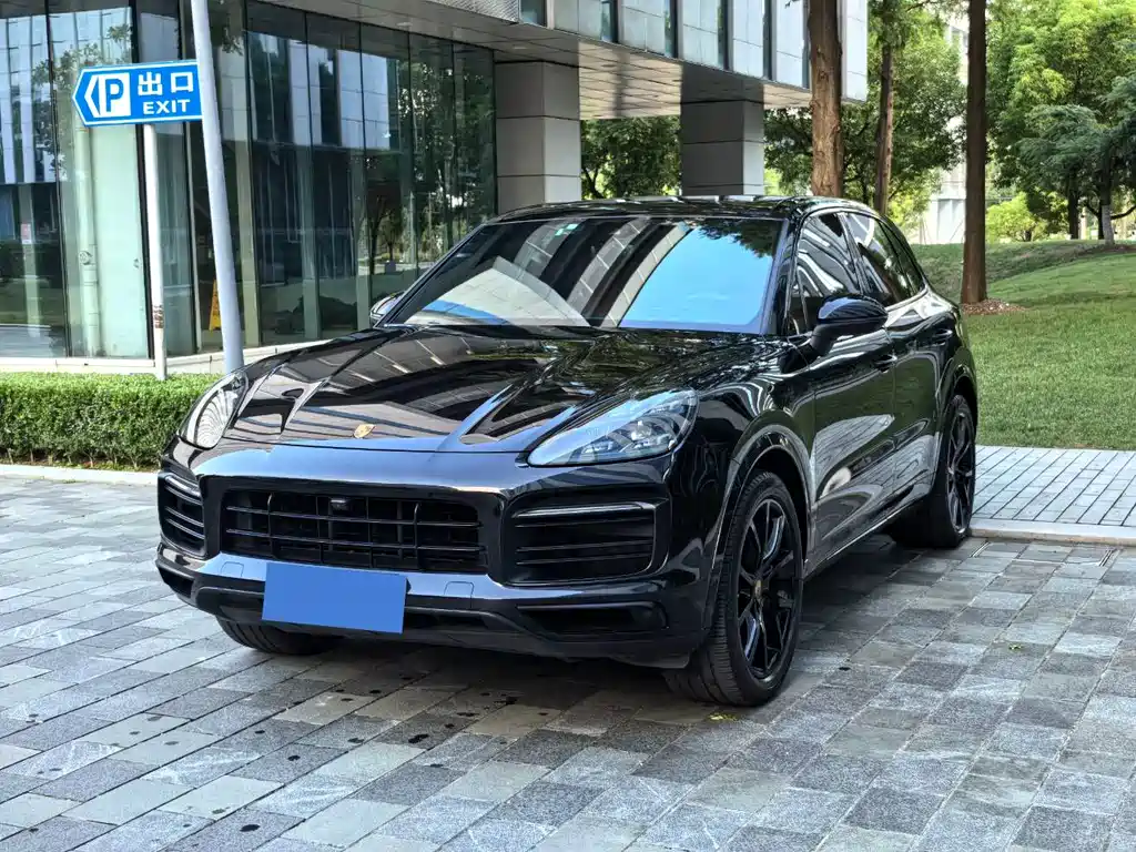 Porsche Cayenne 2021